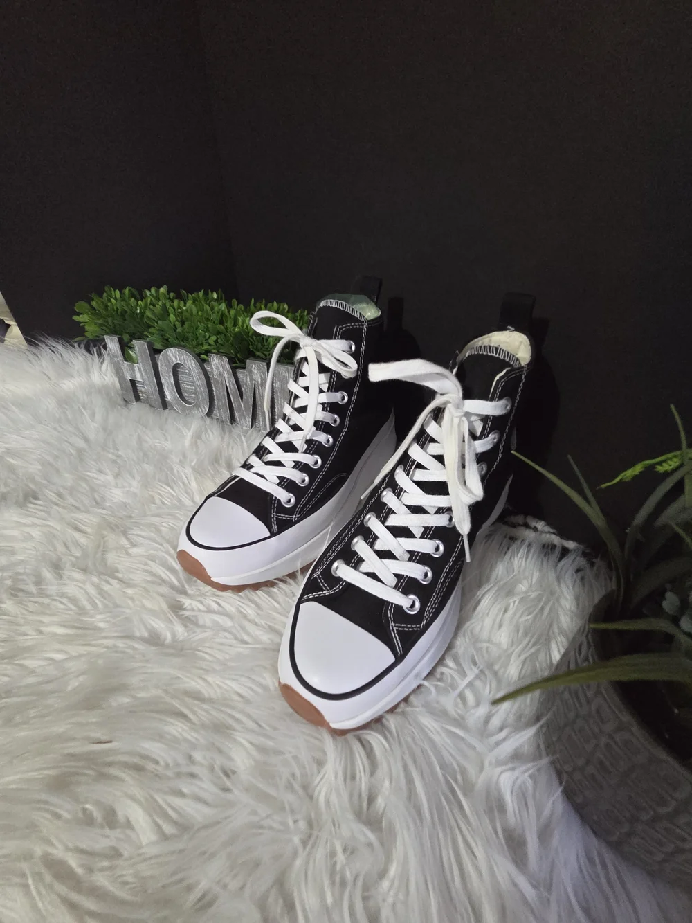 Converse Run Star Black/white High-Top Platform Sneakers. Size 9.5 Women 7.5 Men